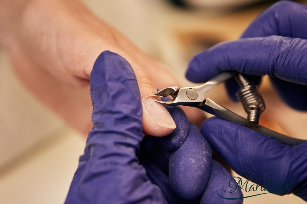 Manicura en Estepona . Manicure in Estepona